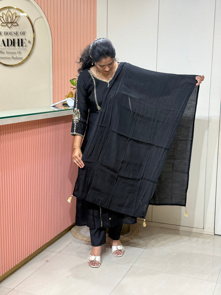 Premium Mul Chanderi with Cut Dana and zardosi work Party Wear Collection | R206
