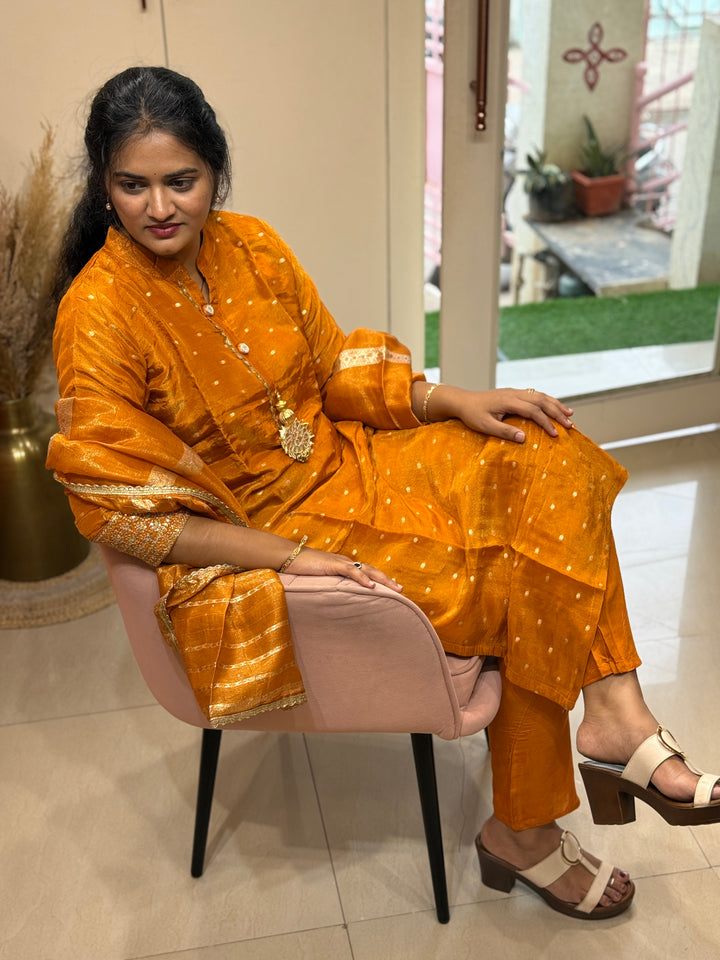 Pure shimmer tissue collections with Banarasi weaving | R217