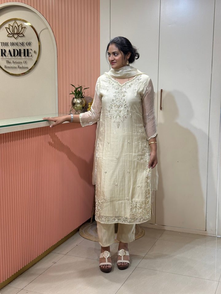 Exclusive Crushed Tissue Handwork Collection | R218
