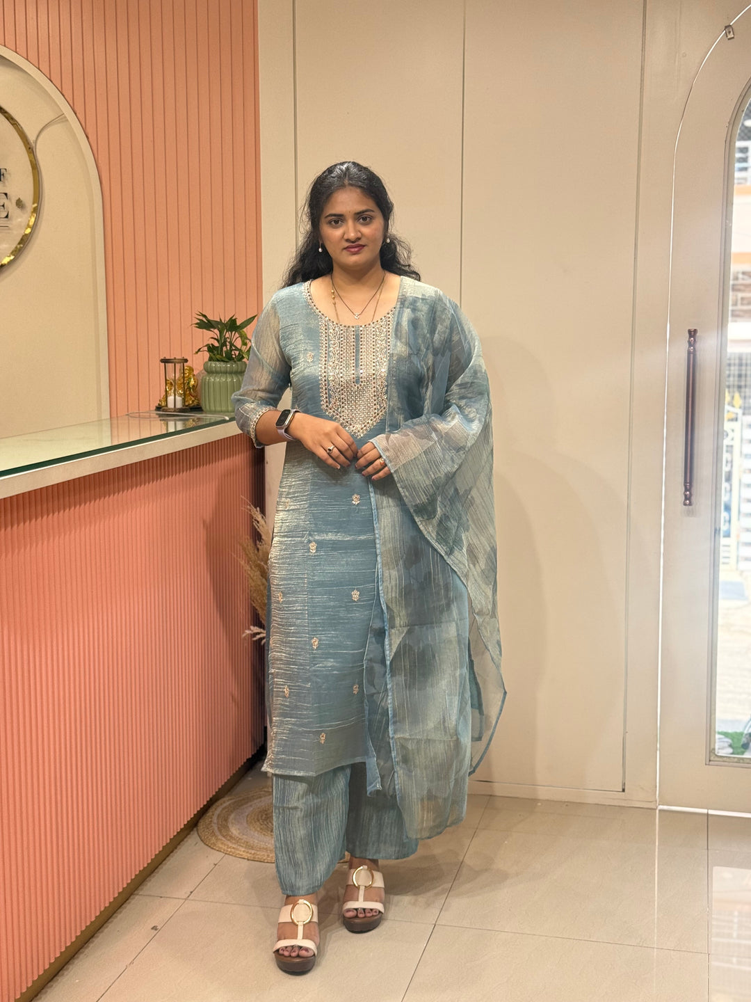 Shimmer Crush Tissue Fabric (salsa) with Handwork 𝗦𝘂𝗶𝘁 𝗔𝗿𝗿𝗶𝘃𝗲𝗱 | R148