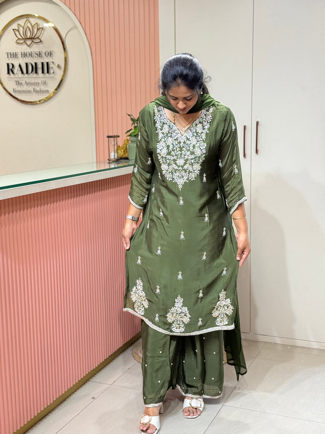 Pure Chinon Collection with Handwork | R177