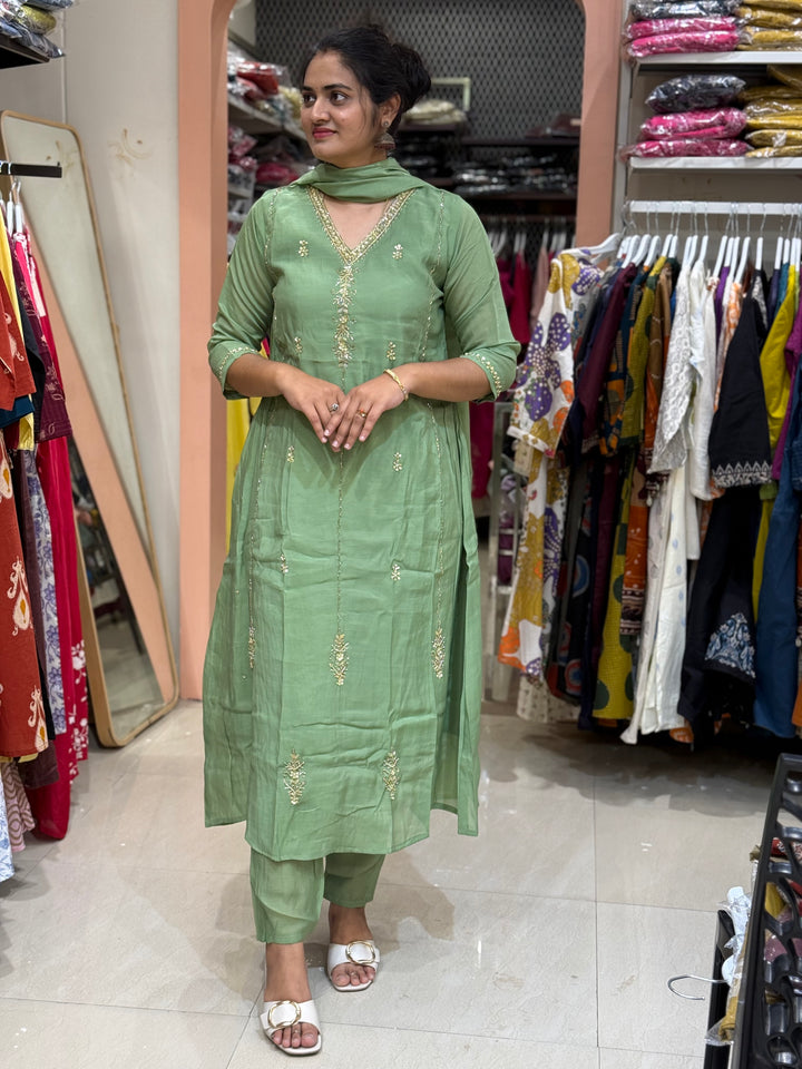 S Mul Chanderi 3 Pc Kurta Set | Semi Party Wear  (Restocked )| R138