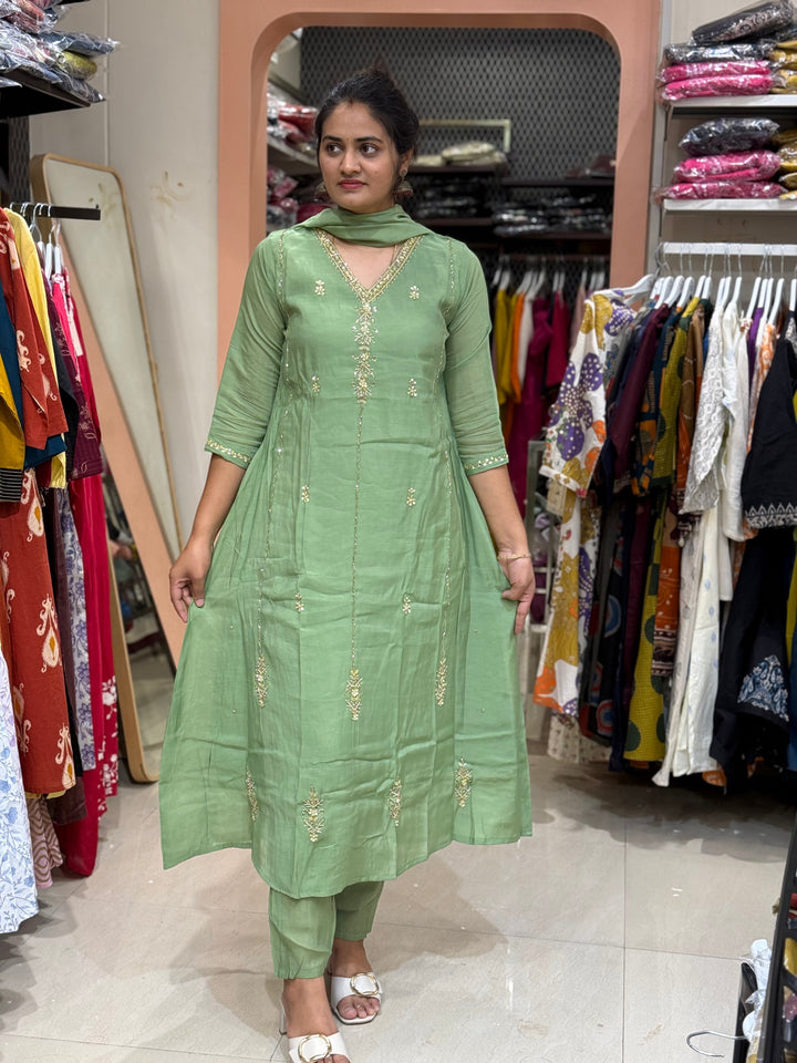 S Mul Chanderi 3 Pc Kurta Set | Semi Party Wear | R138
