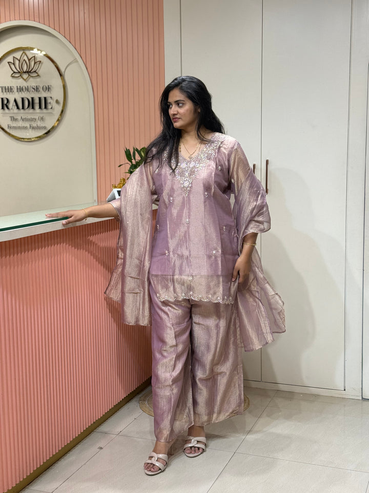 Shimmer Crush Tissue Fabric (salsa) with Handwork 𝗦𝘂𝗶𝘁 𝗔𝗿𝗿𝗶𝘃𝗲𝗱 | R148