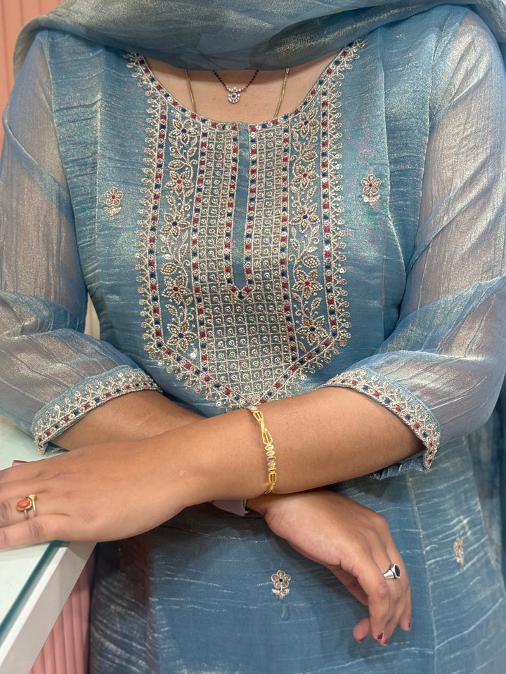Shimmer Crush Tissue Fabric (salsa) with Handwork 𝗦𝘂𝗶𝘁 𝗔𝗿𝗿𝗶𝘃𝗲𝗱 | R148