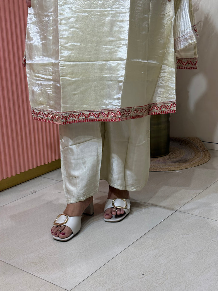 𝗣𝘂𝗿𝗲 𝗖𝗿𝘂𝘀𝗵 𝗧𝗶𝘀𝘀𝘂𝗲 𝗖𝗼𝗹𝗹𝗲𝗰𝘁𝗶𝗼𝗻 𝗔𝗿𝗿𝗶𝘃𝗲𝗱 with Contrast Work | R148