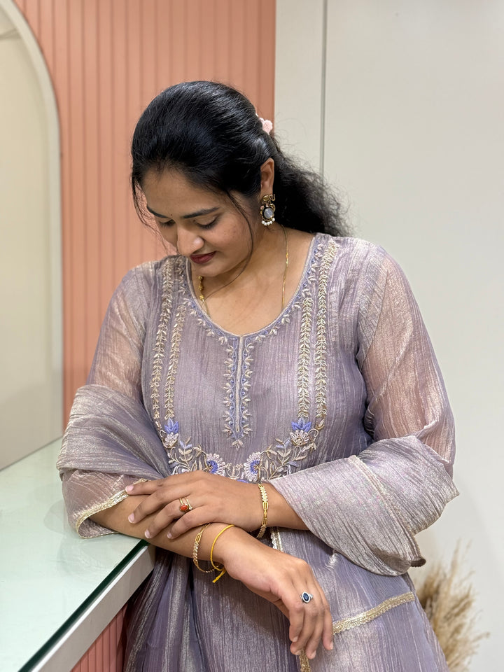 Premium Shimmer Crush Tissue Fabric (salsa) with Handwork 𝗦𝘂𝗶𝘁 𝗔𝗿𝗿𝗶𝘃𝗲𝗱 ( Cotton Lining )| R148