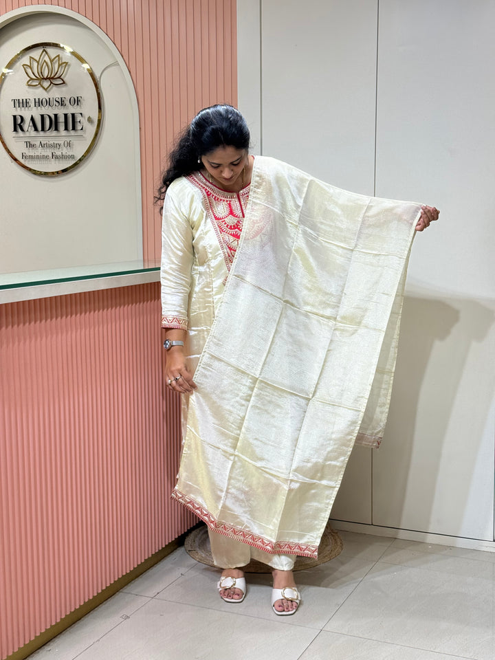𝗣𝘂𝗿𝗲 𝗖𝗿𝘂𝘀𝗵 𝗧𝗶𝘀𝘀𝘂𝗲 𝗖𝗼𝗹𝗹𝗲𝗰𝘁𝗶𝗼𝗻 𝗔𝗿𝗿𝗶𝘃𝗲𝗱 with Contrast Work | R148