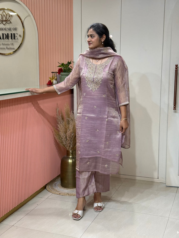 Premium Shimmer Crush Tissue Fabric with Handwork 𝗦𝘂𝗶𝘁 𝗔𝗿𝗿𝗶𝘃𝗲𝗱 ( Cotton Lining )| R228