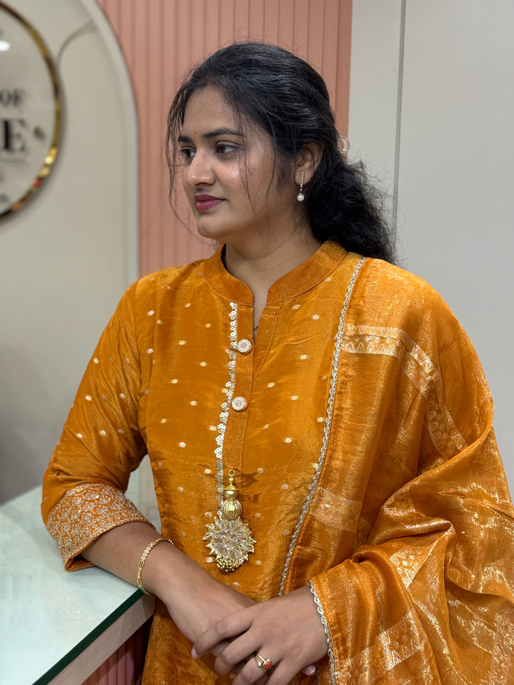 Pure shimmer tissue collections with Banarasi weaving | R217
