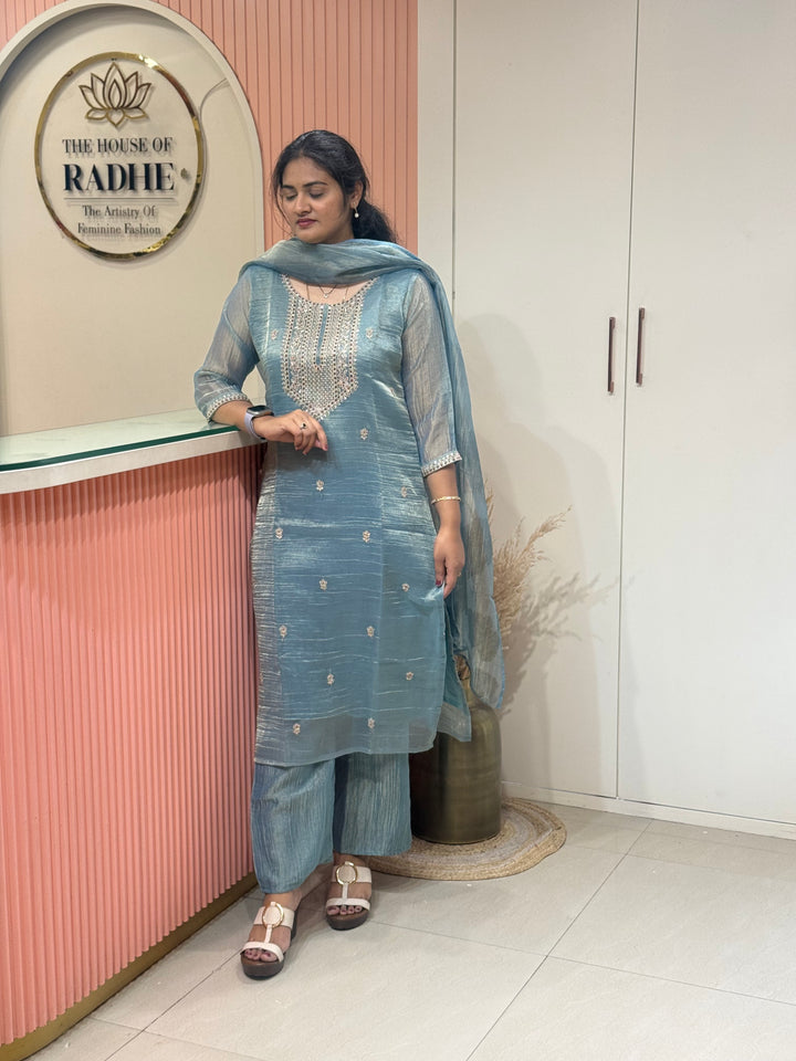 Shimmer Crush Tissue Fabric (salsa) with Handwork 𝗦𝘂𝗶𝘁 𝗔𝗿𝗿𝗶𝘃𝗲𝗱 | R148