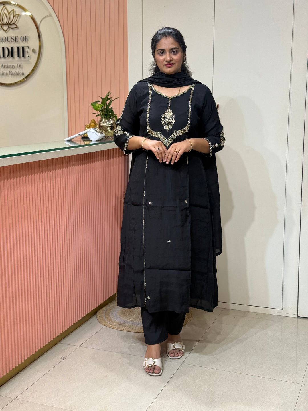Premium Mul Chanderi with Cut Dana and zardosi work Party Wear Collection | R206