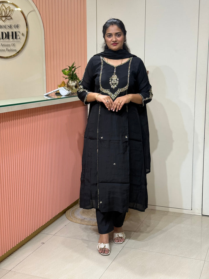 Premium Mul Chanderi with Cut Dana and zardosi work Party Wear Collection | R206