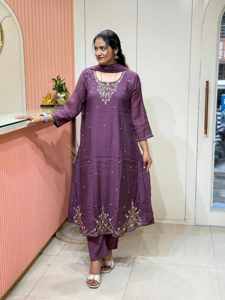 Coral Mul Chanderi with Cut Dana Work | R206