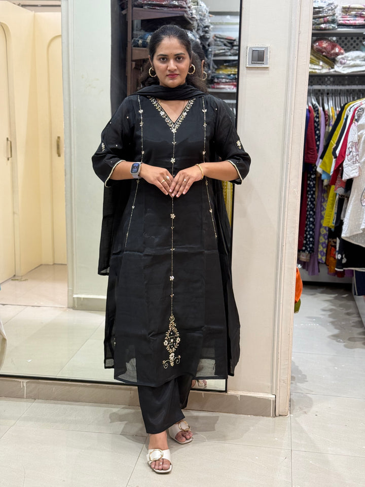 S Mul Chanderi 3 Pc Kurta Set – Cutdana &amp; Bead Work RESTOCK | Semi Party Wear | R138
