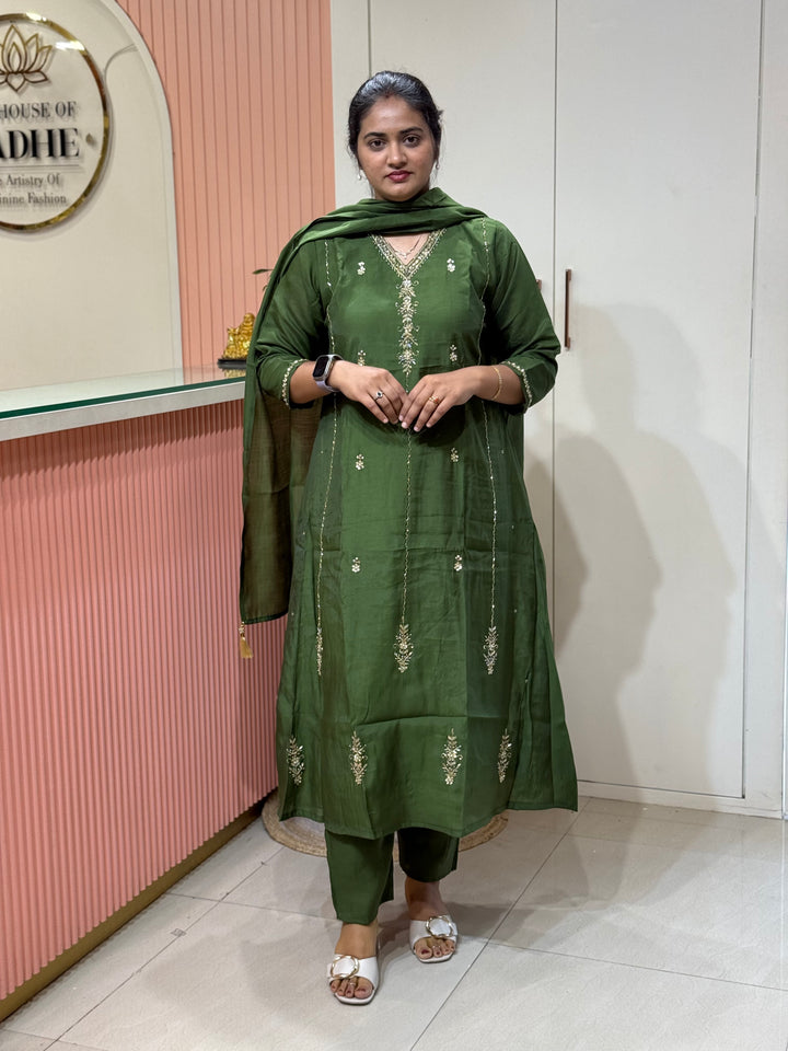 Mul Chanderi Semi Party Wear Collection with Cut Dana Work | R138