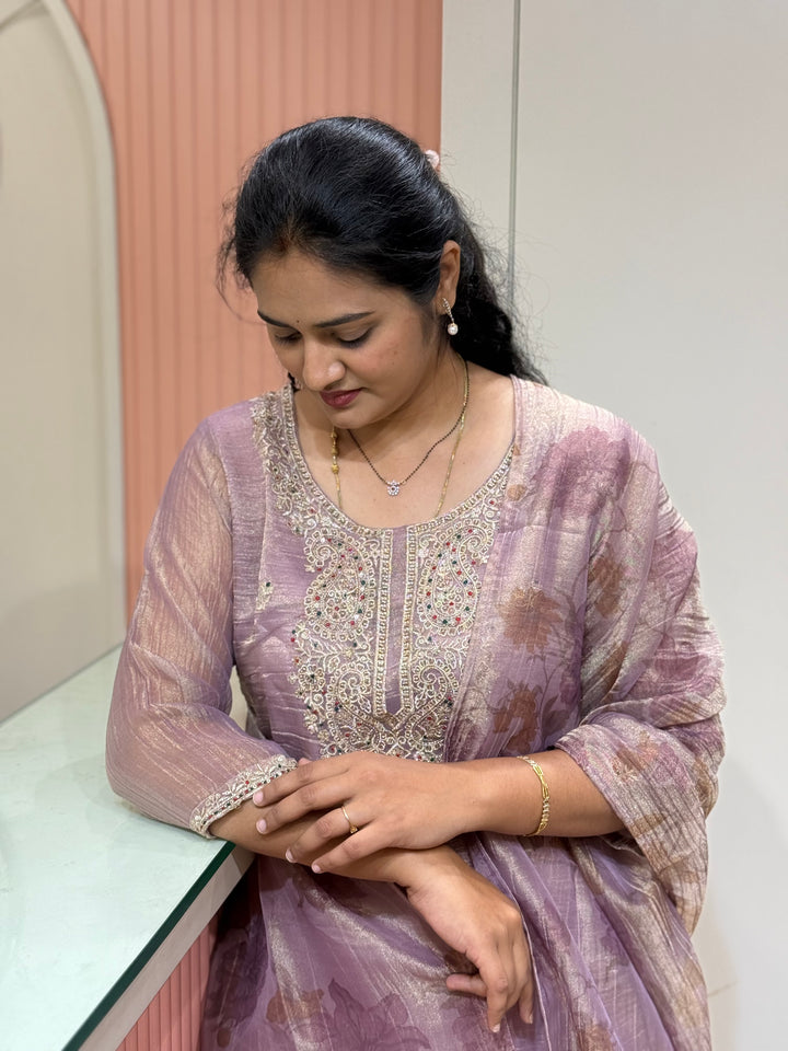 Premium Shimmer Crush Tissue Fabric with Handwork 𝗦𝘂𝗶𝘁 𝗔𝗿𝗿𝗶𝘃𝗲𝗱 ( Cotton Lining )| R228
