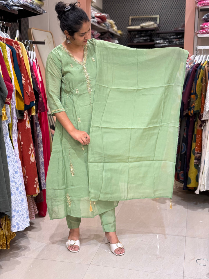 S Mul Chanderi 3 Pc Kurta Set | Semi Party Wear  (Restocked )| R138