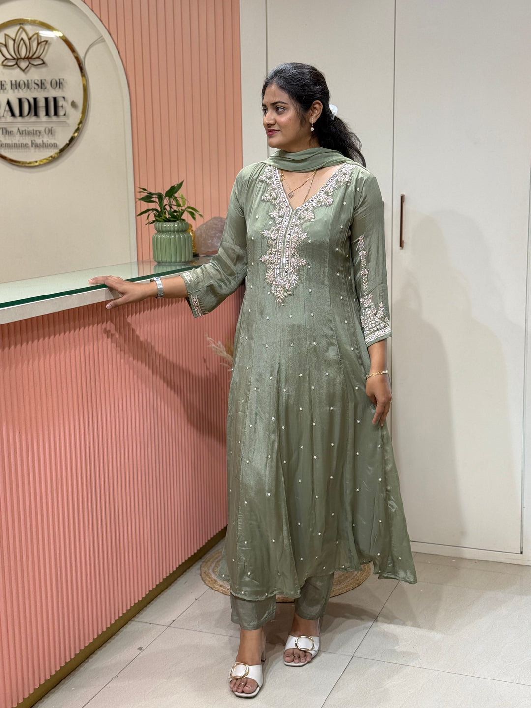Pure Chinon Collection with Handwork | R177
