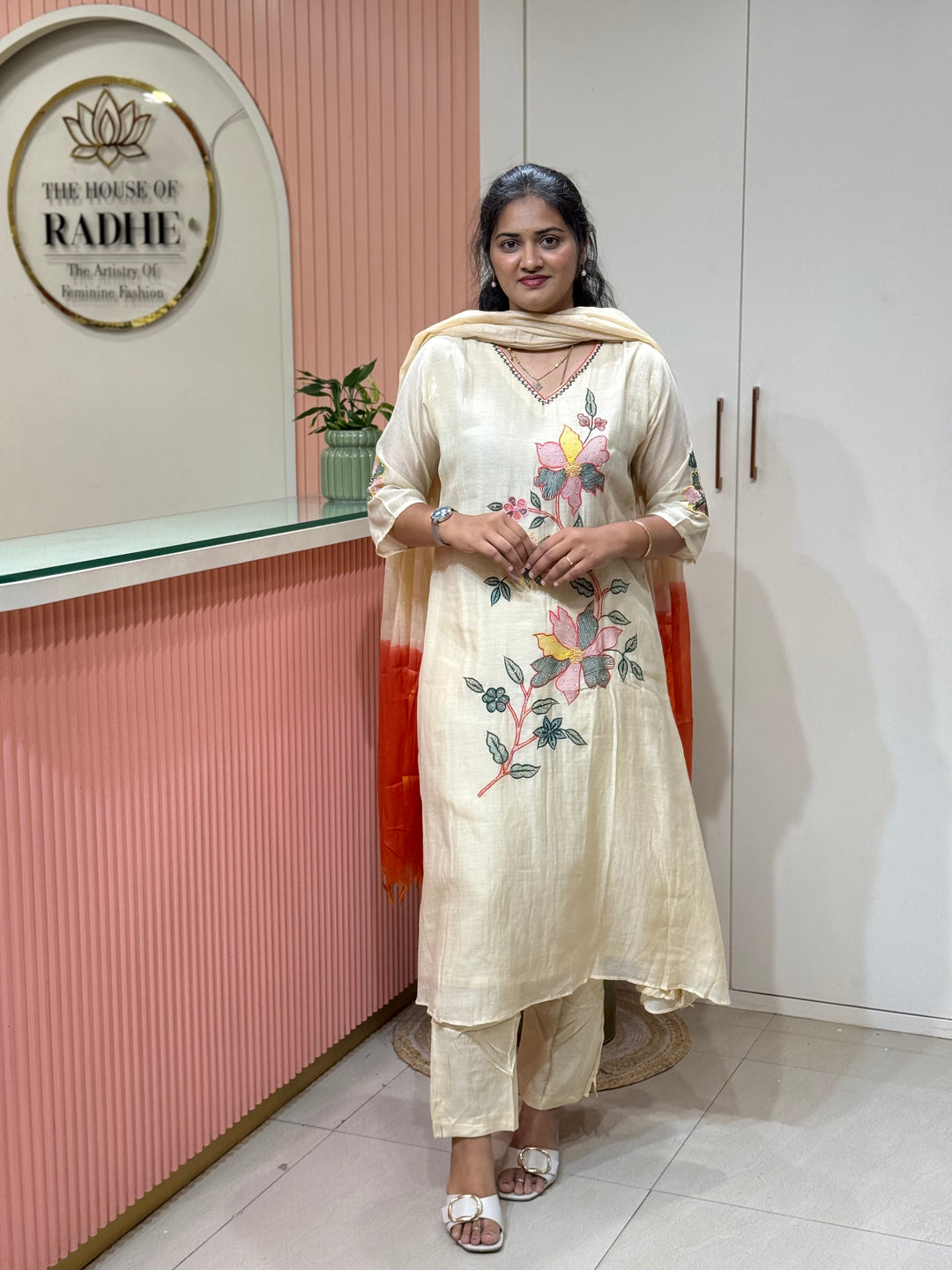Pure Banarasi Mul Chanderi 3 Pcs Kurti set and Hand Embroidery work| R218