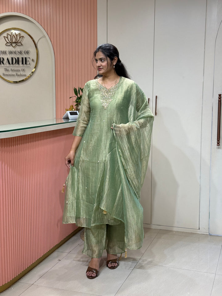 Shimmer Crush Tissue Fabric (salsa) with Handwork 𝗦𝘂𝗶𝘁 𝗔𝗿𝗿𝗶𝘃𝗲𝗱 (Full Length dupatta)| R148