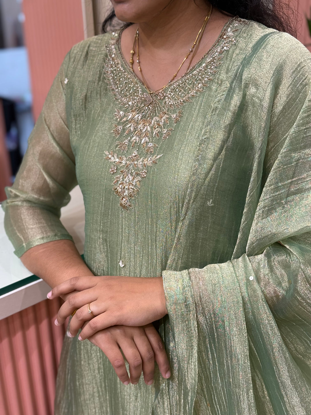 Shimmer Crush Tissue Fabric (salsa) with Handwork 𝗦𝘂𝗶𝘁 𝗔𝗿𝗿𝗶𝘃𝗲𝗱 (Full Length dupatta)| R148