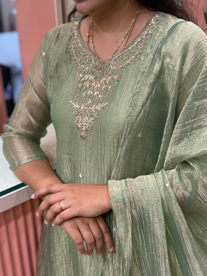 Shimmer Crush Tissue Fabric (salsa) with Handwork 𝗦𝘂𝗶𝘁 𝗔𝗿𝗿𝗶𝘃𝗲𝗱 (Full Length dupatta)| R148