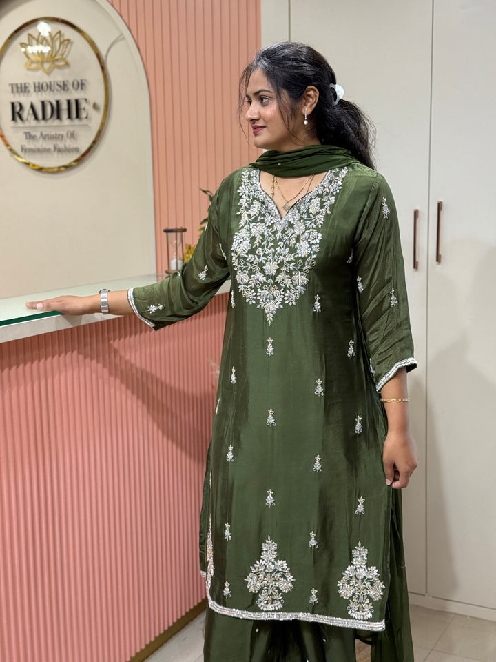 Pure Chinon Collection with Handwork | R177