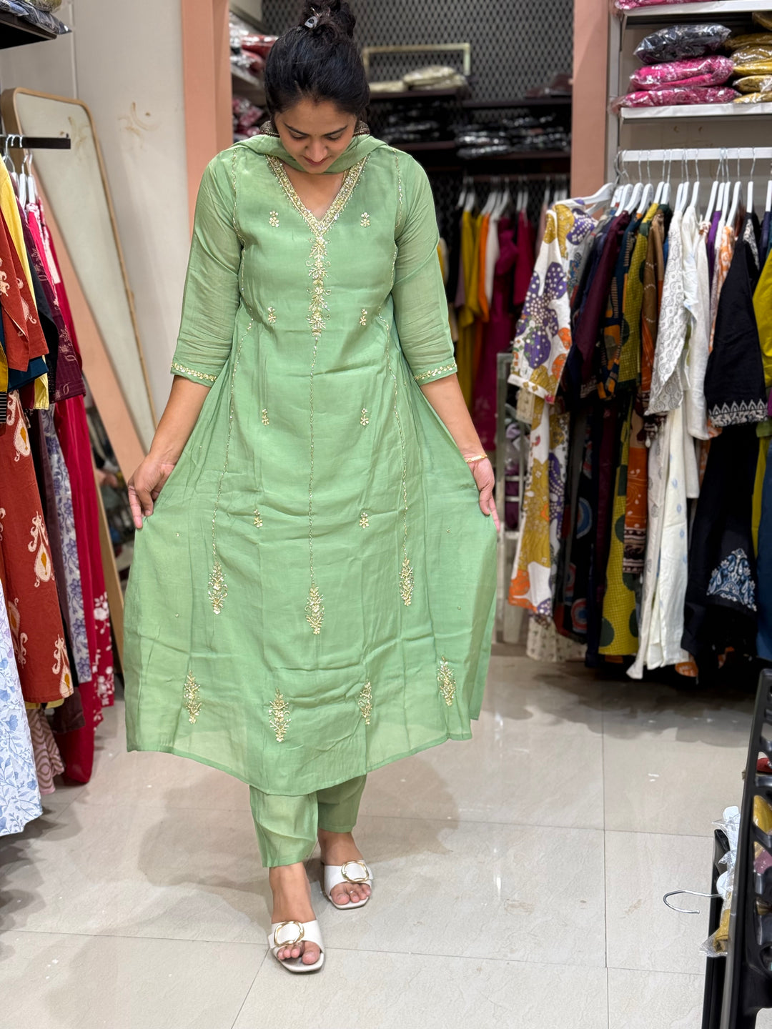 S Mul Chanderi 3 Pc Kurta Set | Semi Party Wear  (Restocked )| R138