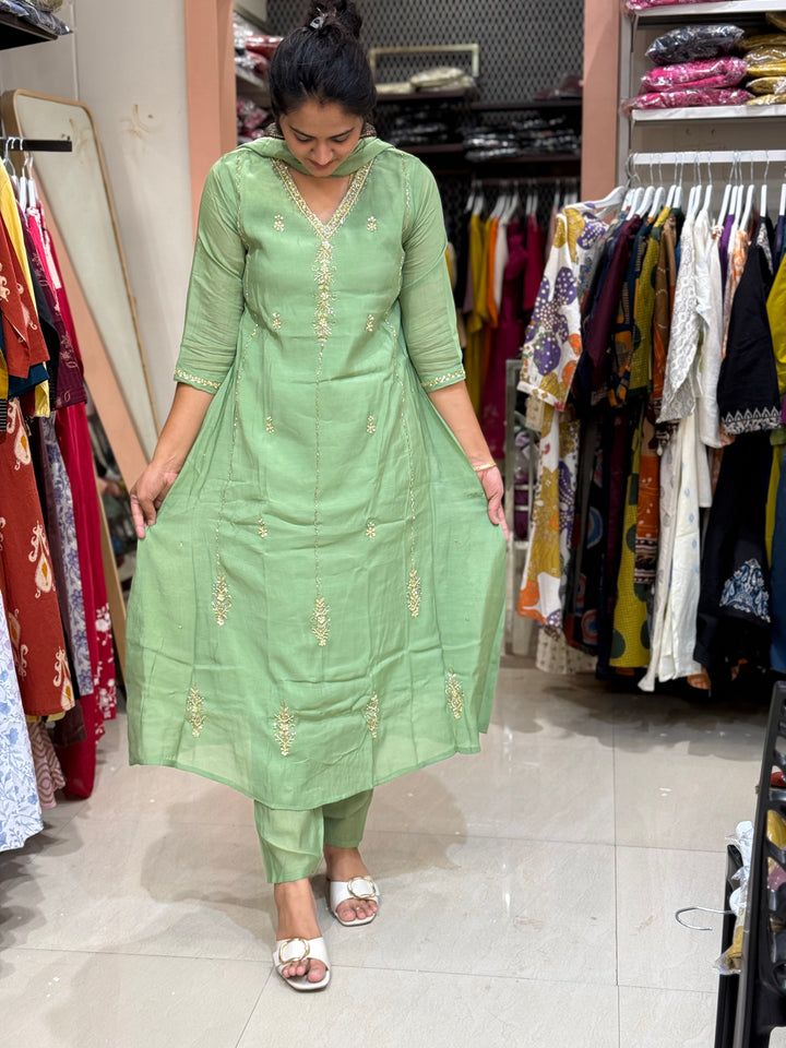 S Mul Chanderi 3 Pc Kurta Set | Semi Party Wear  (Restocked )| R138
