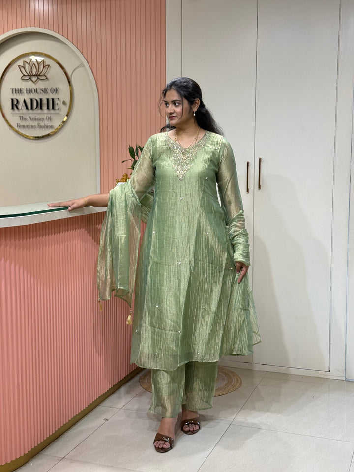 Shimmer Crush Tissue Fabric (salsa) with Handwork 𝗦𝘂𝗶𝘁 𝗔𝗿𝗿𝗶𝘃𝗲𝗱 (Full Length dupatta)| R148