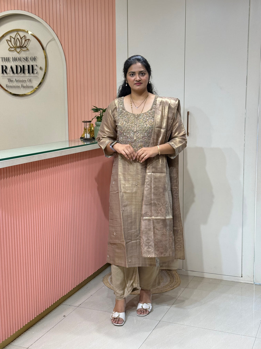 Kanjivaram Tissue Collection | Handwork Yoke | Full-Length Dupatta | R228