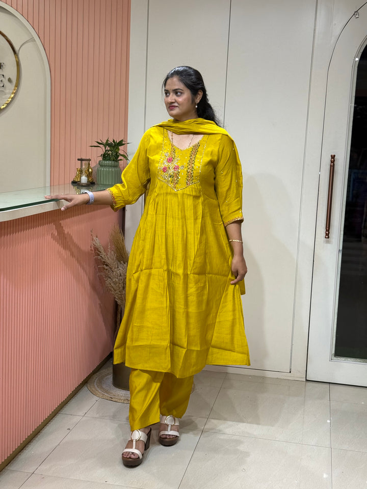Coral Mul Chanderi Collection Semi Party Wear (Cut Dana &amp; bead Work)| R208