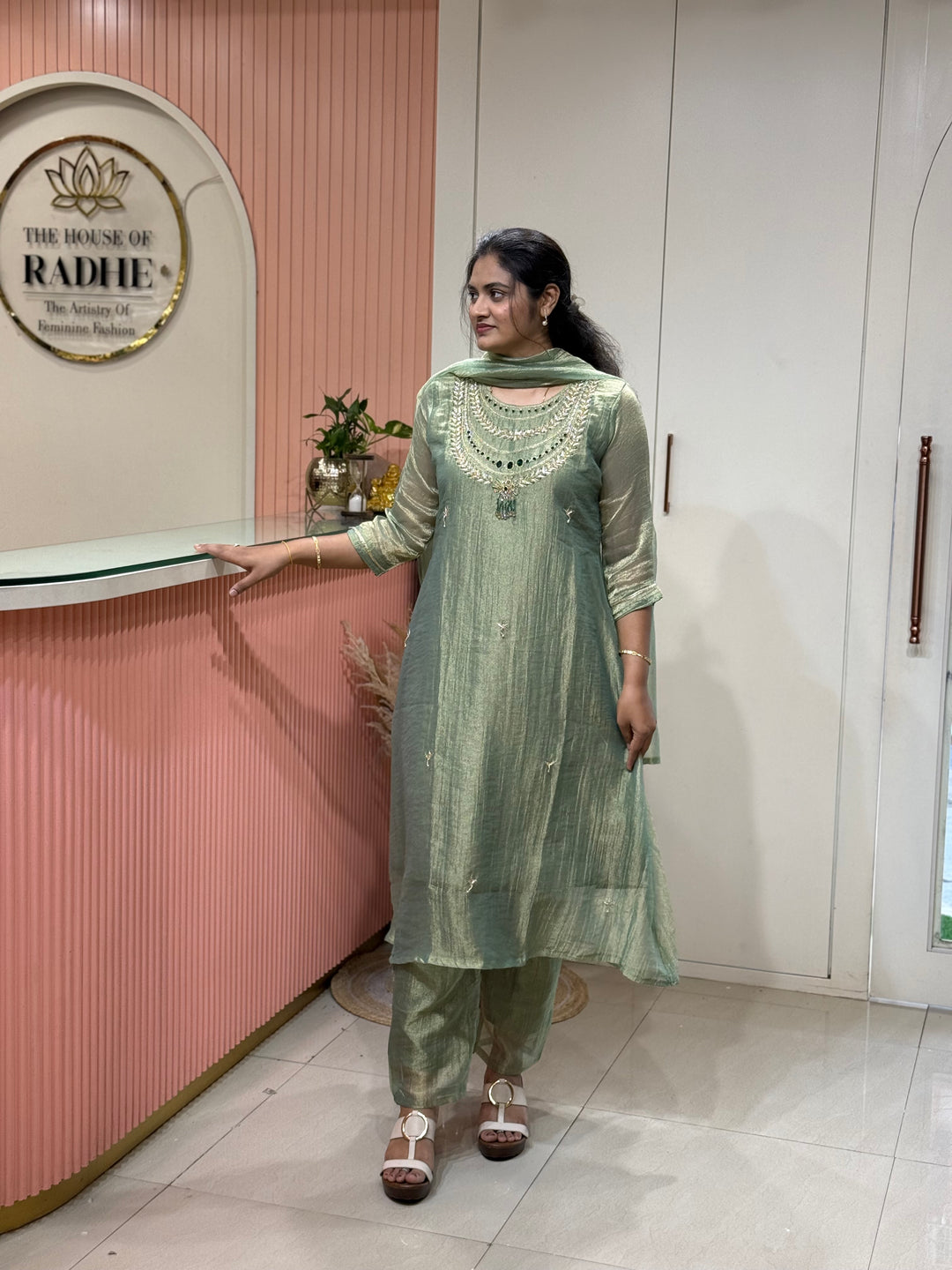 Shimmer Crush Tissue Fabric (salsa) with Jewellery-Style Neck Handwork 𝗦𝘂𝗶𝘁 𝗔𝗿𝗿𝗶𝘃𝗲𝗱 | R148
