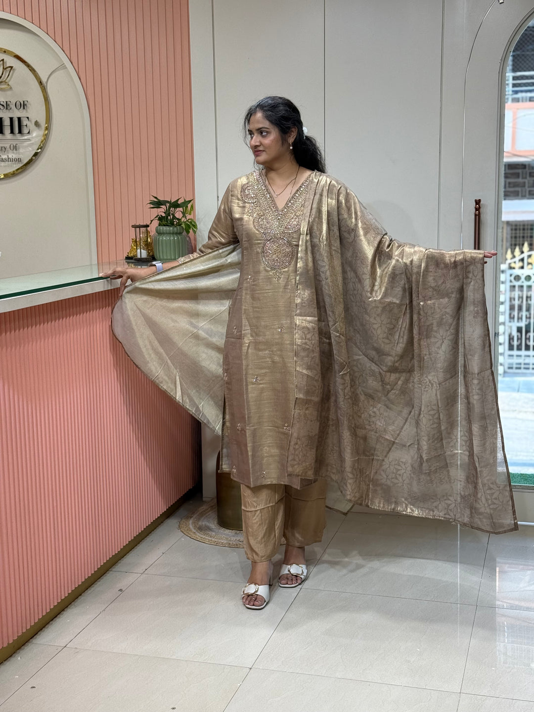 Kanjivaram Tissue Collection | Handwork Yoke | Full-Length Dupatta | R228