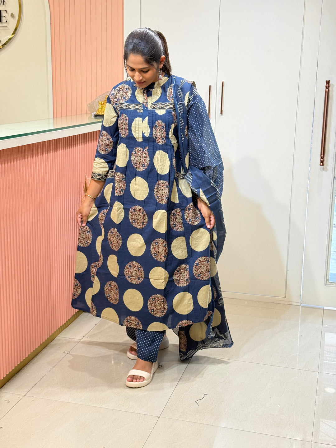 Pure 60-60 Cotton 3 Pc Collection With Polka Dot Plaza | R182