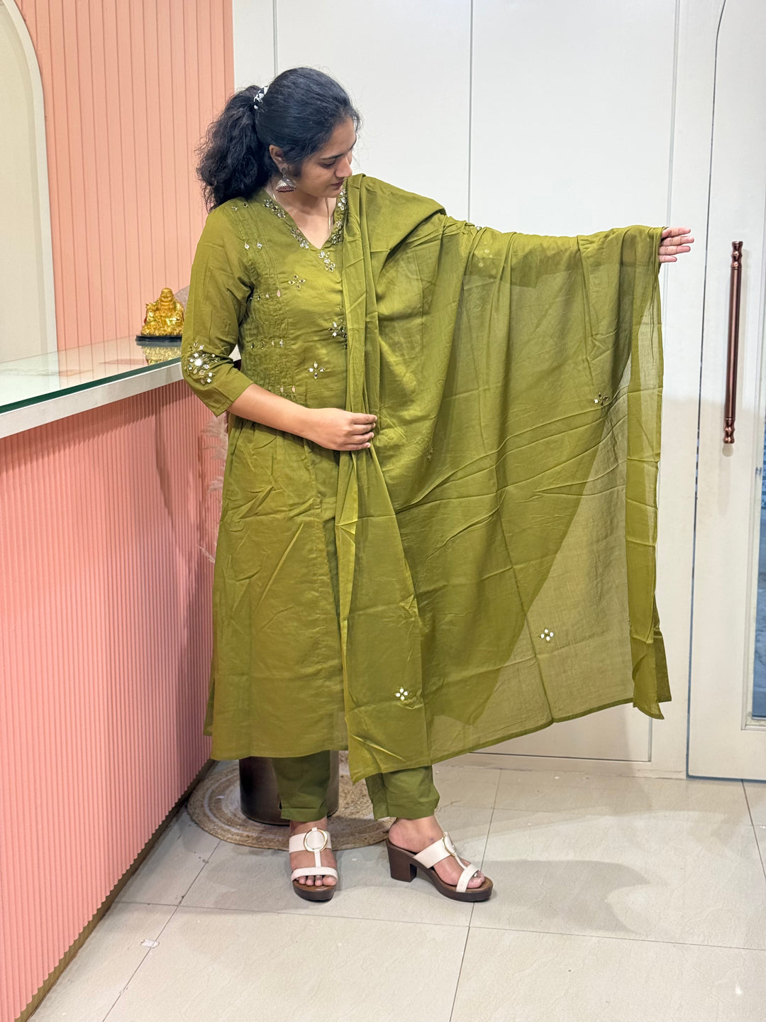 Premium Mul Cotton 3 Pc Kurta Set with Mirror Work – RADHE86