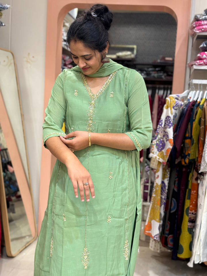 S Mul Chanderi 3 Pc Kurta Set | Semi Party Wear  (Restocked )| R138