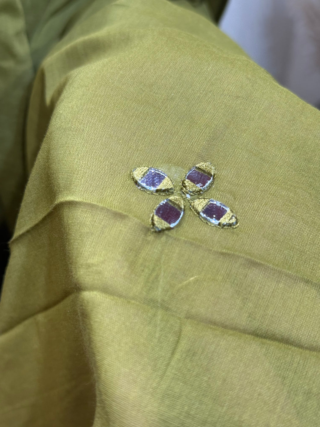 Premium Mul Cotton 3 Pc Kurta Set with Mirror Work – RADHE86