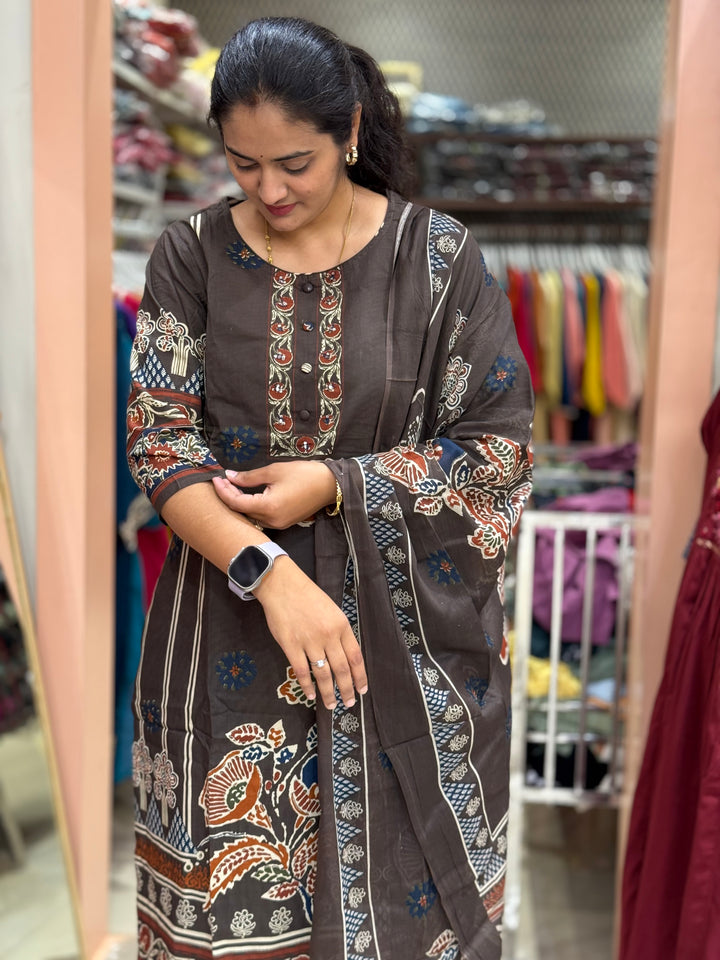 60-60 Cotton 3 Pc Kurta Set | R156