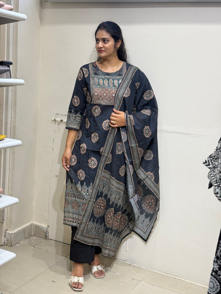 60-60 Cotton Printed 3 Pc Kurta Sets – Premium Soft Collection | R163