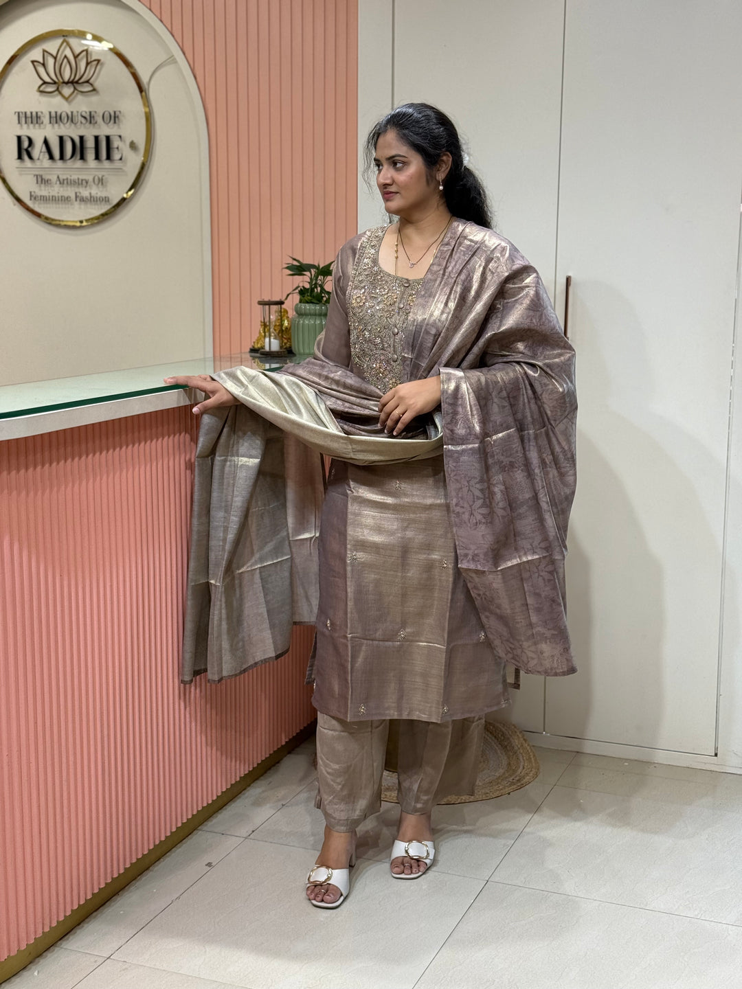 Kanjivaram Tissue Collection | Handwork Yoke | Full-Length Dupatta | R228