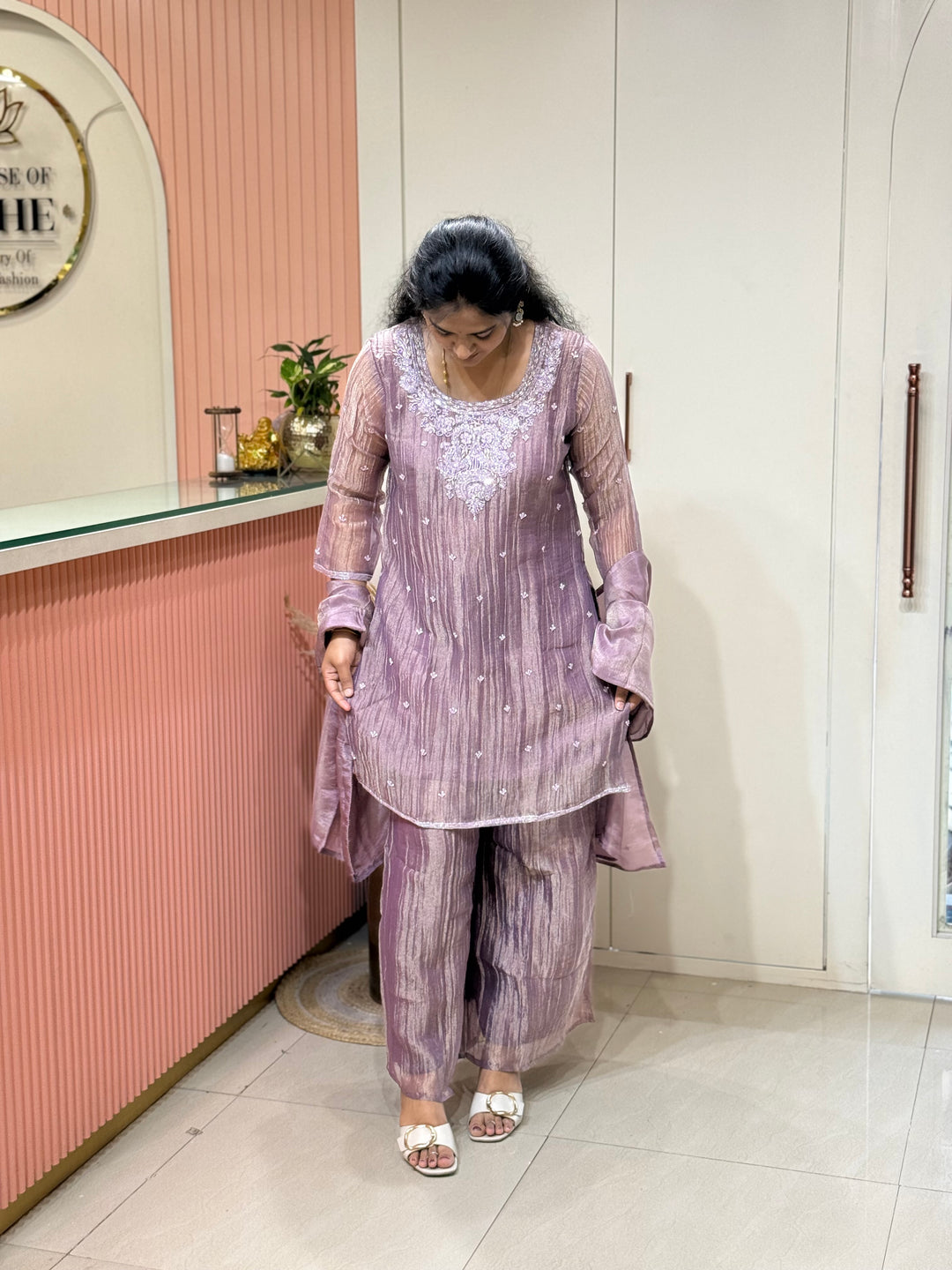 Shimmer Crush Tissue Fabric (salsa) with Handwork 𝗦𝘂𝗶𝘁 𝗔𝗿𝗿𝗶𝘃𝗲𝗱 | R148