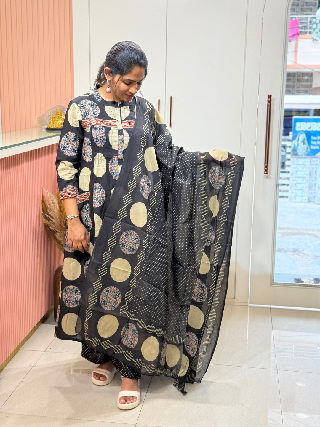 Pure 60-60 Cotton 3 Pc Collection With Polka Dot Plaza | R182