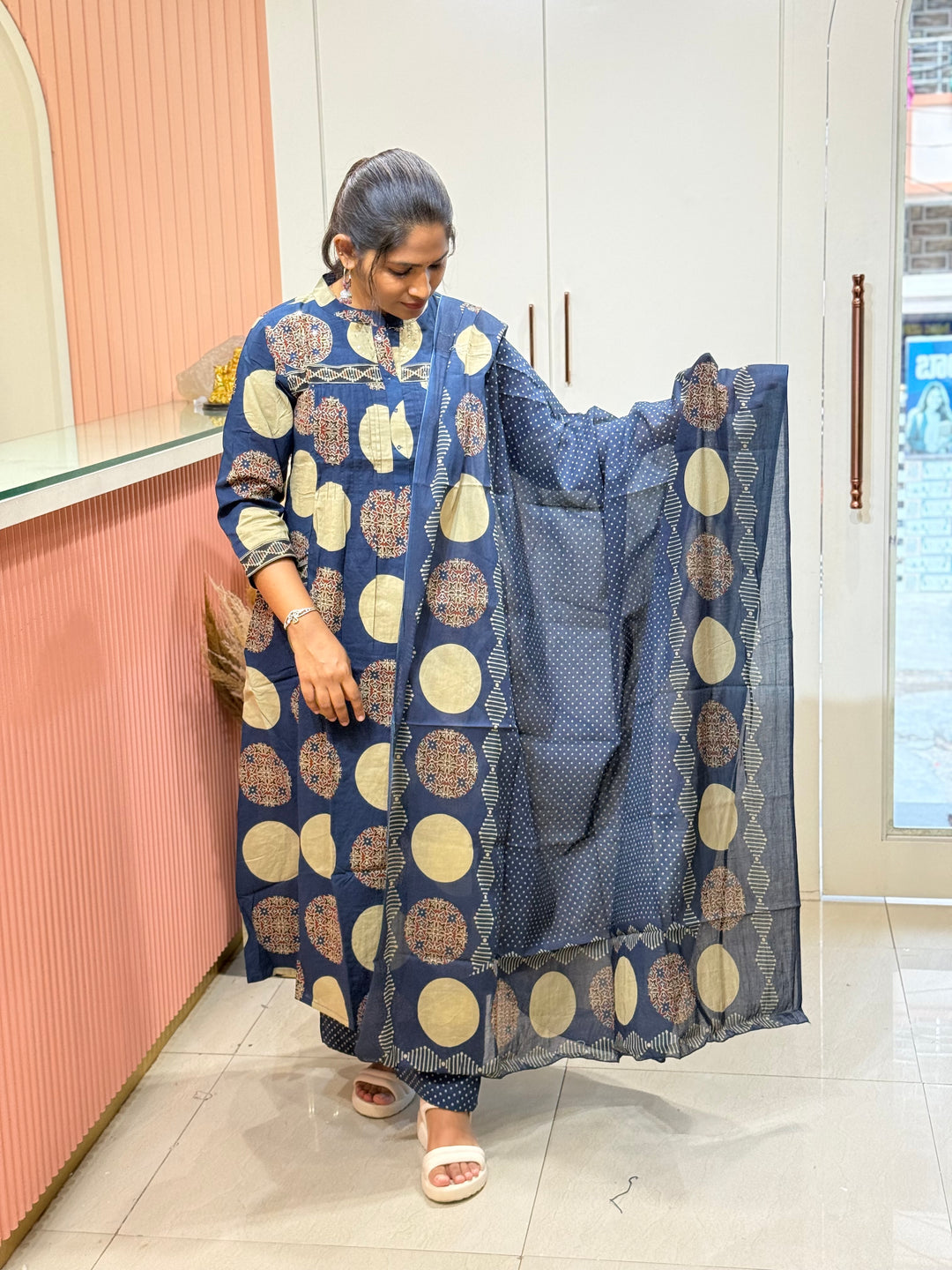 Pure 60-60 Cotton 3 Pc Collection With Polka Dot Plaza | R182