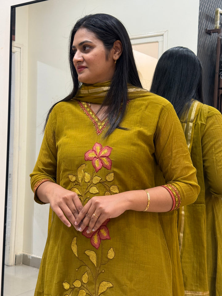 Crush Mul Chanderi Collection With Zari Border Dupatta | R207