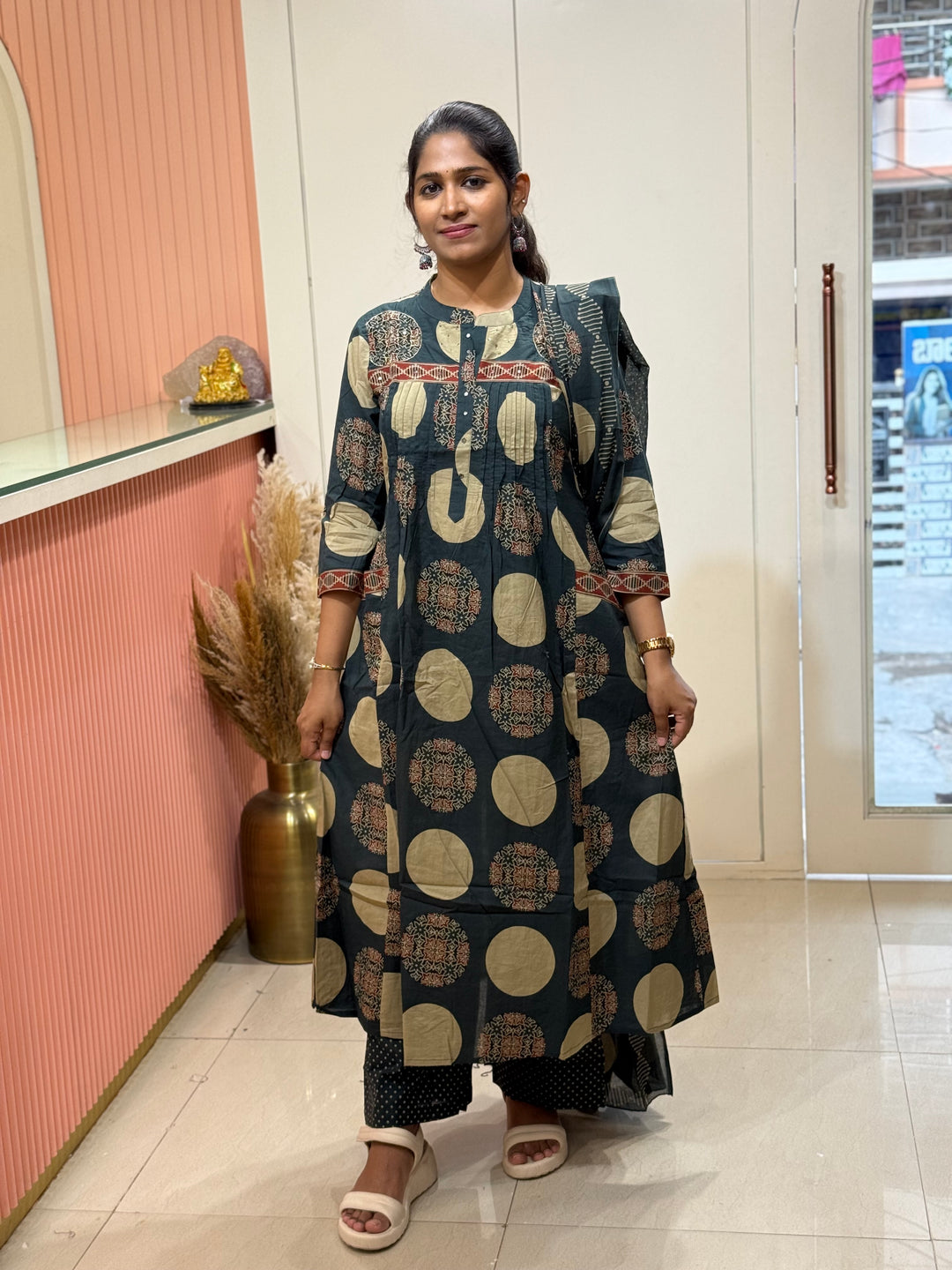 Pure 60-60 Cotton 3 Pc Collection With Polka Dot Plaza | R182