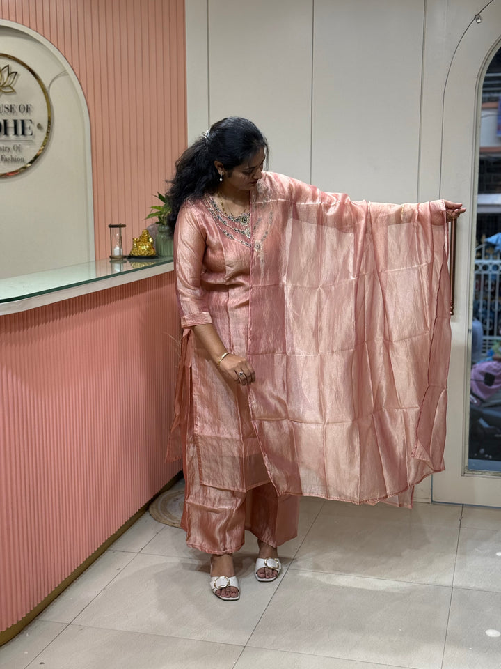 Premium Shimmer Crush Tissue Fabric with Handwork 𝗦𝘂𝗶𝘁 𝗔𝗿𝗿𝗶𝘃𝗲𝗱 ( Cotton Lining )| R228