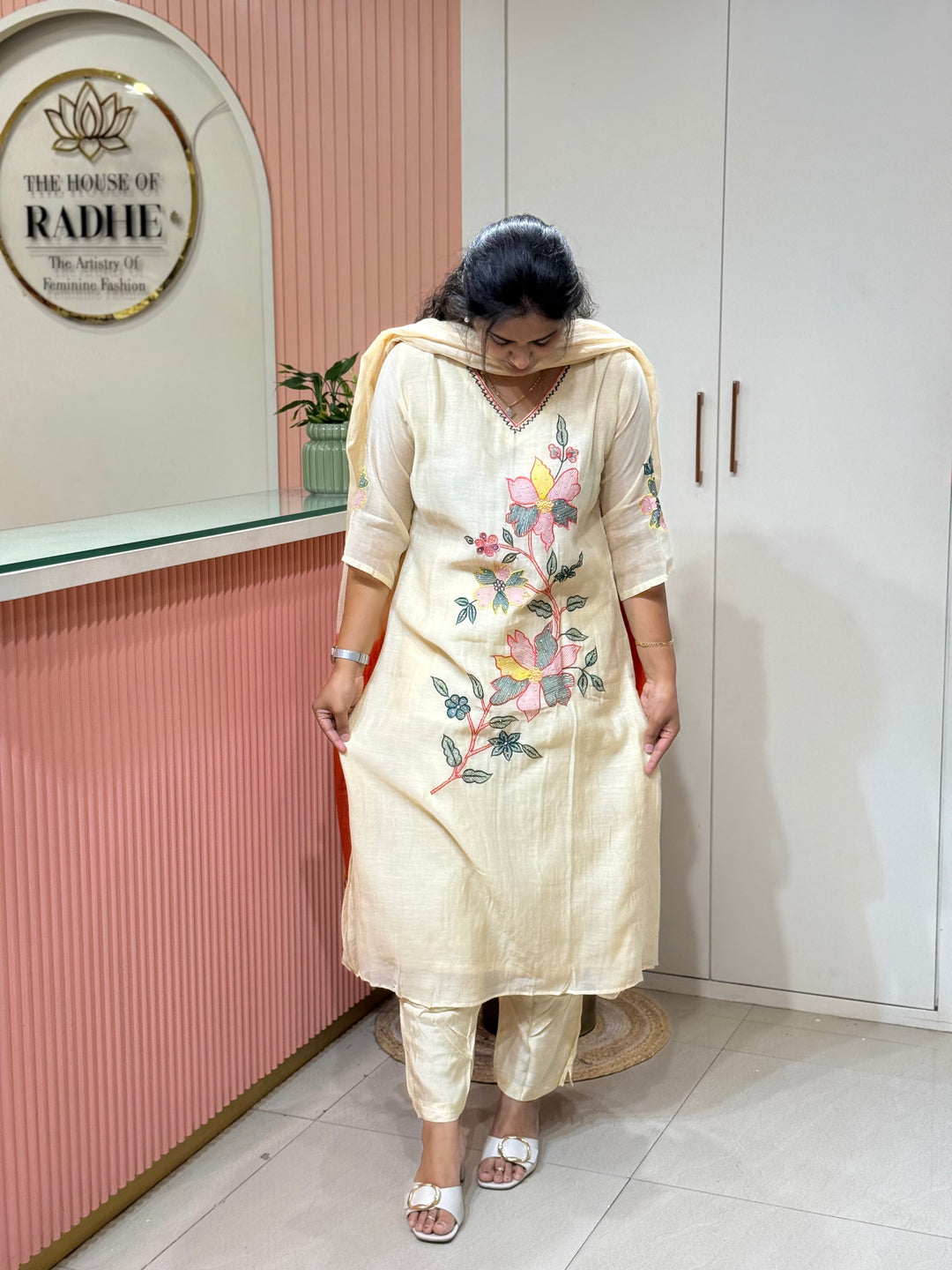 Pure Banarasi Mul Chanderi 3 Pcs Kurti set and Hand Embroidery work| R218