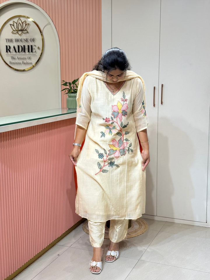 Pure Banarasi Mul Chanderi 3 Pcs Kurti set and Hand Embroidery work| R218